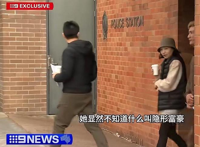 丢名牌鞋折返冷眼看受伤司机配文惹争议ky开元棋牌杨兰兰车祸细节:弃车跑(图8) 丢名牌鞋折返冷眼看受伤司机配文惹争议ky开元棋牌杨兰兰车祸细节:弃车跑(图8)